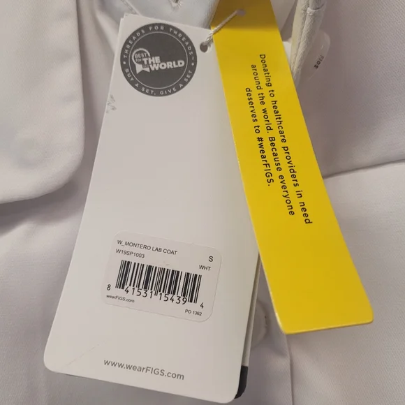 FIGS Lab Coat - Picture 6 of 15